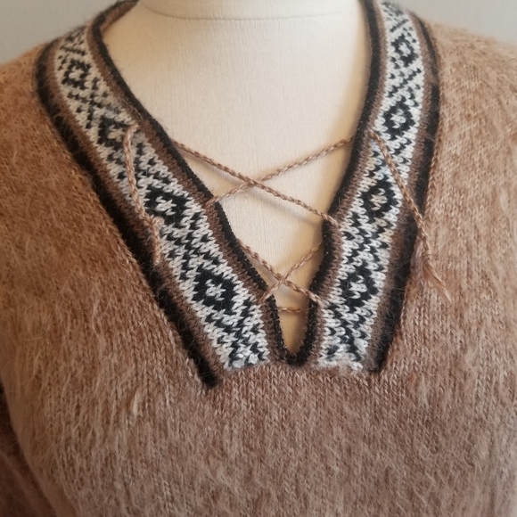 Bolivian hand made 100% wool long sleeve lace-up v-neck sweater blouse small/med - Picture 2 of 10